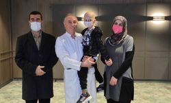 Depremzede Taha, babasından aldığı ilikle hayata tutundu