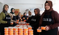 Elazığ'da kadınlar iftar sofrasında dayanışma için ocak başına geçti