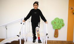 Enkazdan 117 saat sonra kurtarılan Zeliha, öğretmenlik hayaline protez bacakla ilerliyor
