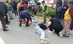 Geri manevra yapan kamyonete çarpan motosikletteki 2 kişi yaralandı