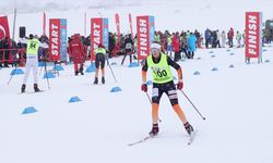 Hakkari'nin karlı dağları birçok ilden gelen sporcularla renklendi