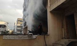 Hatay'da apartman dairesi ve metruk binada yangın
