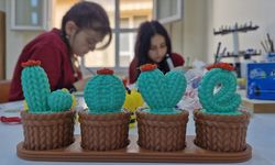 Hatay'da liseliler hem meslek öğreniyor hem gelir elde ediyor