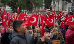 Isparta'daki okullarda ikinci yarıyılın ilk dersi bayrak sevgisi oldu