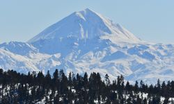 Kars'ta 1 metreyi aşan kar doğada güzel görüntüler oluşturdu