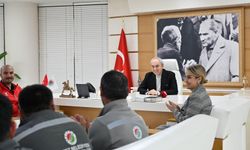 Kepez Belediyesinden sezonluk çalışan işçilere daimi iş imkanı