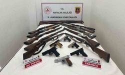 Kepez'de ruhsatsız 21 silah ele geçirildi