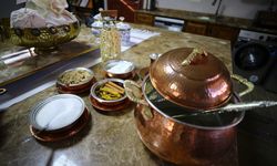 Lohusa şerbeti 'kaynar' geleneği Adana'daki usta öğreticiler tarafından yaşatılıyor