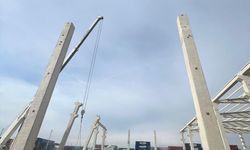 Mersin'de inşaat şantiyesinde beton blokların devrilmesi sonucu 2'si ağır 3 kişi yaralandı