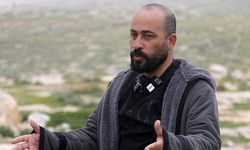 Oscar ödüllü Filistinli yönetmenin ailesi İsrail askerleri ve yerleşimcilerin saldırısına uğradı