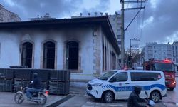 Osmaniye'de restorasyonu yapılan asırlık okulda çıkan yangın söndürüldü