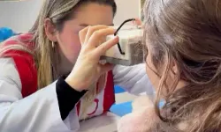 Depremin Yıl Dönümünde Hatay’da 700 Öğrenciye Göz Taraması Yapıldı