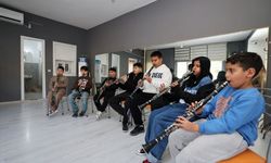 Silifke'de çocuklara ücretsiz enstrüman eğitimi veriliyor