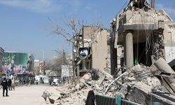 AA ekibi, ABD-İsrail saldırısında hedef alınan İnkilap Meydanı'nı görüntüledi