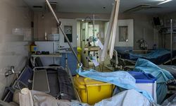 AA ekibi, Tahran'daki Şehit Mutahhari Hastanesinde oluşan hasarın boyutunu görüntüledi