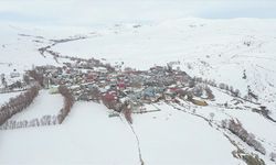 Ağrı'nın karla kaplı köylerinde bayram heyecanı yaşanıyor