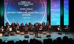 Ahmet Özhan ve İstanbul Tarihi Türk Müziği Topluluğu, 'Külliye'de Ramazan' etkinliklerinde konser verdi