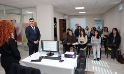 Akdeniz Kaymakamı ve Belediye Başkan Vekili Şener'den kadın kursiyerlere ziyaret