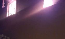 Altınözü'nde evden alevler yükseldi