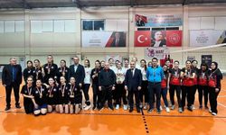 Anamur'da Kadınlar Günü Voleybol Turnuvası tamamlandı
