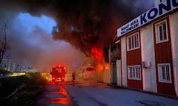 Antalya'da inşaat firmasına ait depoda çıkan yangın söndürüldü