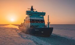 Arktik bölgesine ilgi, buzlu sularda yolu açan buzkıran gemilere ihtiyacı artırıyor