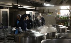 Aşçı adayı kız öğrenciler, ramazan sofralarını süslüyor