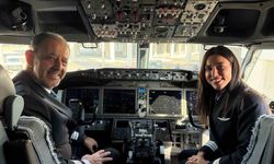 Baba ve kız aynı kokpitte: 42 yıllık pilot gökyüzüne kızıyla veda etti
