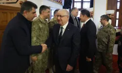 Hatay Protokolü Bayram Namazını Kıldı, Ardından Vatandaşlarla Bayramlaştı