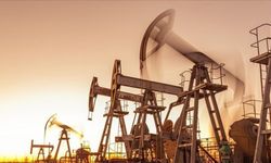 Brent petrolün vadeli varil fiyatı 113,85 dolardan işlem görüyor