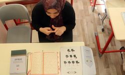 Çankırı'da işitme engelli kadınlar işaret diliyle Kur'an-ı Kerim öğreniyor