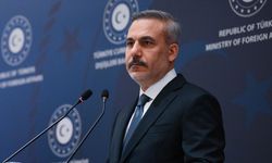 Dışişleri Bakanı Fidan, ABD-İsrail'in İran'a saldırıları sonrası yoğun diplomasi trafiği yürüttü