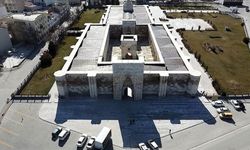 Dizi ve film yapımcılarının ilgisi tarihi Sultanhanı Kervansarayı'nın tanıtımına katkı sağlayacak