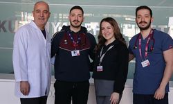 Doktor üç kardeş, babalarıyla aynı hastanede görev yapıyor