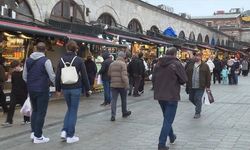 Eminönü'nde bayram alışverişi hareketliliği