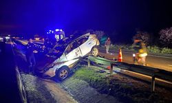 Eskişehir'de otomobilin SUV tipi araçla çarpıştığı kazada 2 kişi öldü, 4 kişi yaralandı