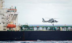 Fransız Donanması, Akdeniz'de Rus 'gölge filosuna' ait olduğundan şüphelenilen gemiyi durdurdu