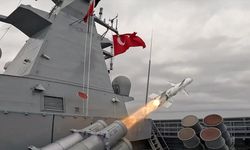 Gemisavar füzesi ATMACA, kara hedefini tam isabetle vurdu