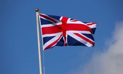 İngiltere, Kıbrıs'a savaş gemisi göndermeye hazırlanıyor