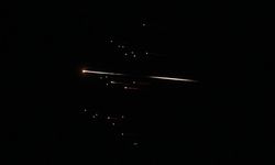 İran, İsrail ile ABD'nin bölgedeki bazı üslerini hedef aldıklarını duyurdu