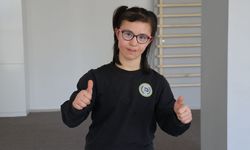 Isparta'da Down sendromlu Elif atletizmde çifte başarı elde etti