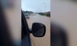 İstanbul'da devam eden sağanak hayatı olumsuz etkiliyor