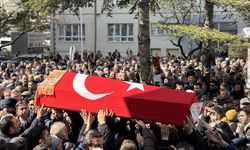 İstanbul'da öğrencinin bıçaklı saldırısında yaşamını yitiren öğretmenin cenazesi Konya'da defnedildi