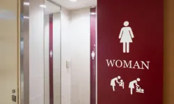 Hatay'da Skandal: Kadınlar Tuvaletine saklandı, Fotoğraf ve Video Çekti!