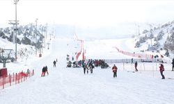 Kayak merkezlerinde en fazla kar kalınlığı 282 santimetreyle Ergan'da ölçüldü