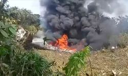 Kolombiya'da 110'dan fazla askeri personeli taşıyan nakliye uçağı düştü