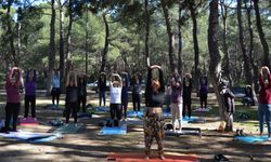 Konyaaltı'da sporseverler yoga derslerinde buluştu