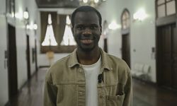 Mali'de iftarda sofralar iki kez kuruluyor, yemekler camide yeniyor