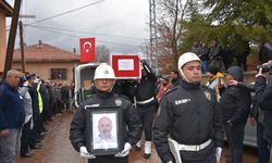 Mersin'de trafik kazasında şehit olan polis memuru Ünal, Kırıkkale'de son yolculuğuna uğurlandı