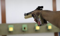 Milli atıcılar İsmail Keleş, Yusuf Dikeç ve Buğra Selimzade, Avrupa şampiyonu oldu